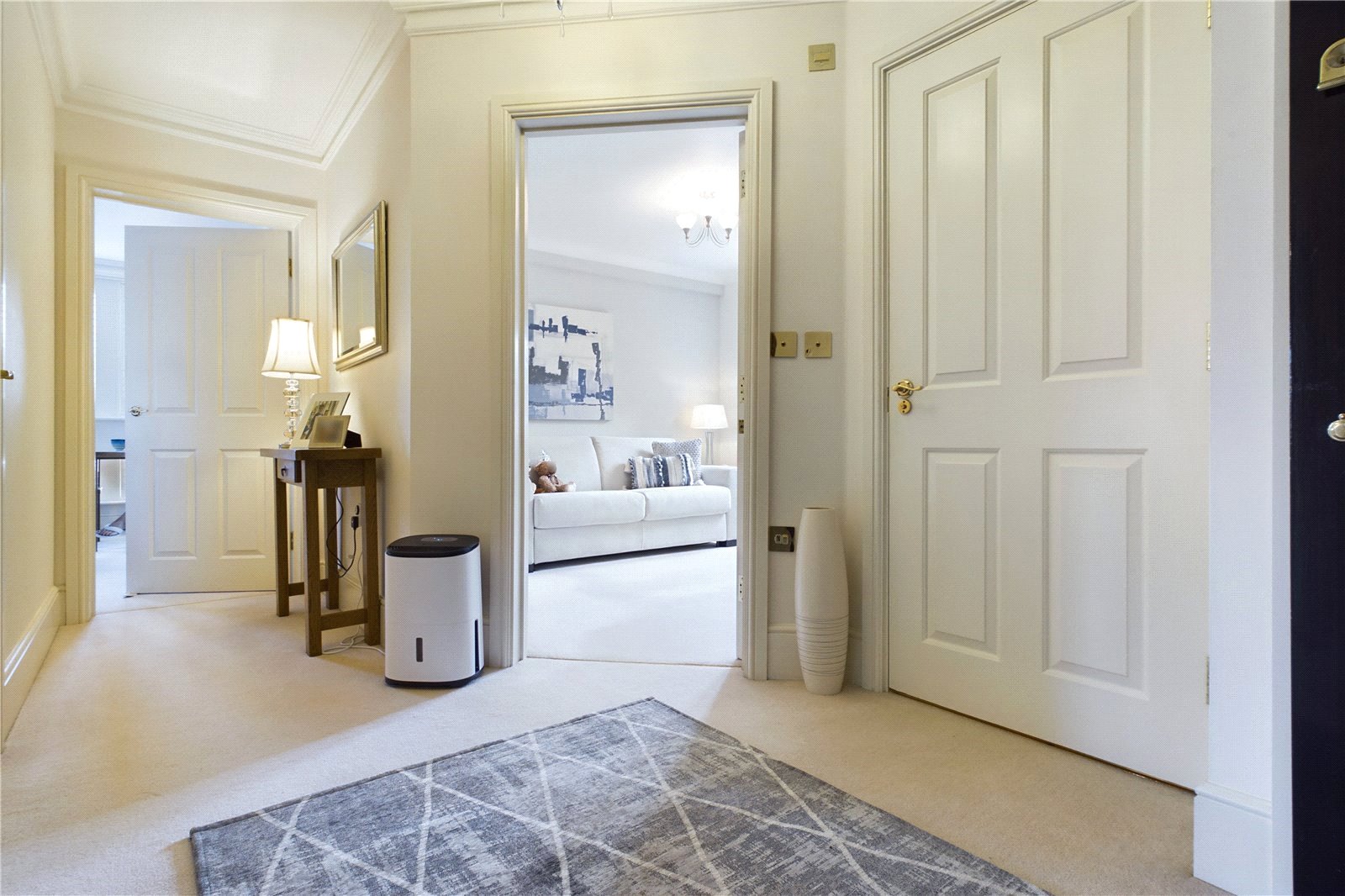 2 bedroom Flat for sale in Upper Woolhampton, Reading