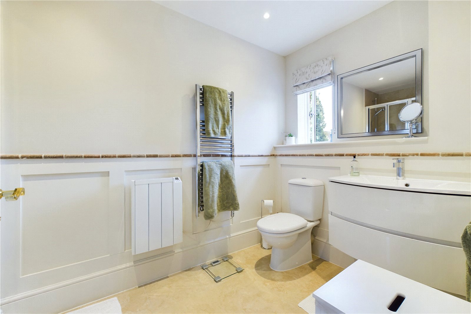 2 bedroom Flat for sale in Upper Woolhampton, Reading