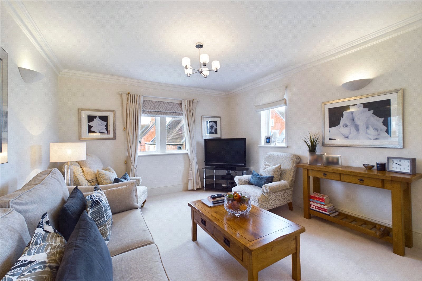 2 bedroom Flat for sale in Upper Woolhampton, Reading