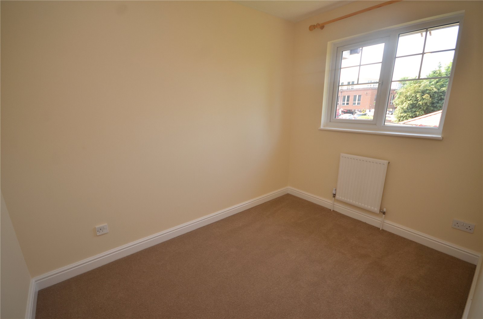2 bedroom House to let in Theale, Reading