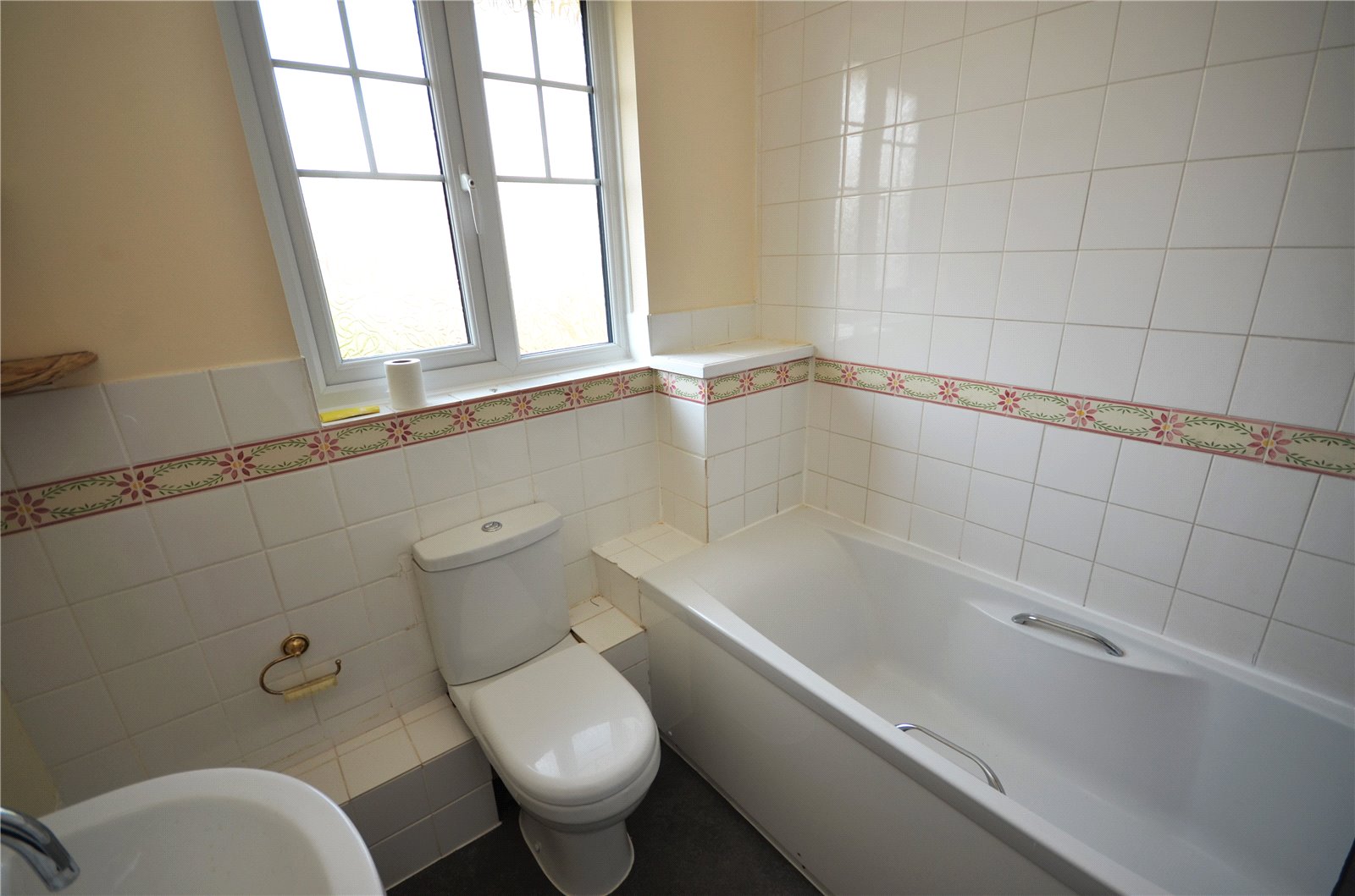 2 bedroom House to let in Theale, Reading