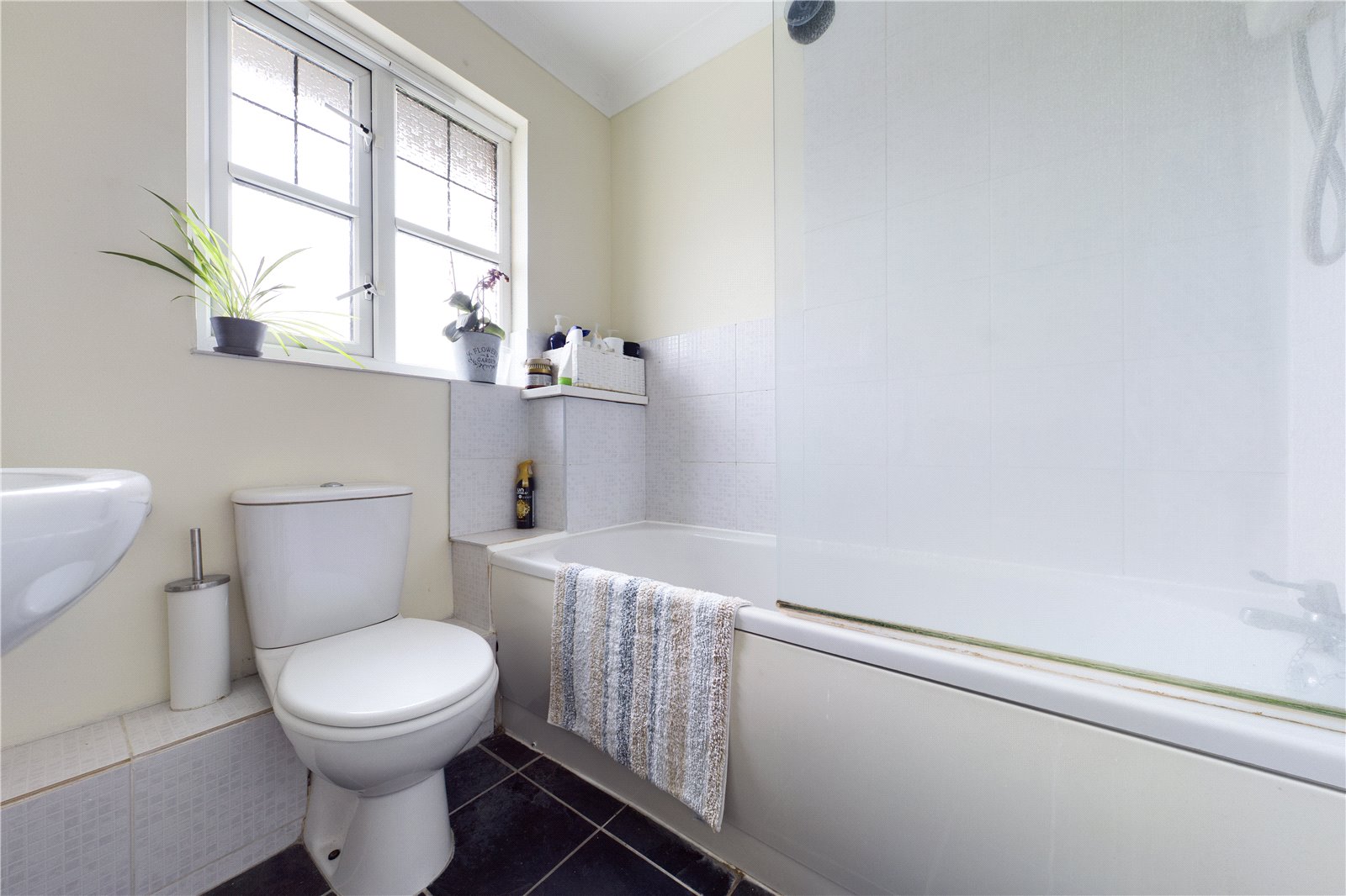 2 bedroom House to let in Theale, Reading, Berks