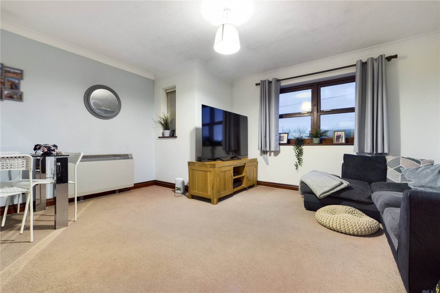 Stretton Close, Theale, Berkshire