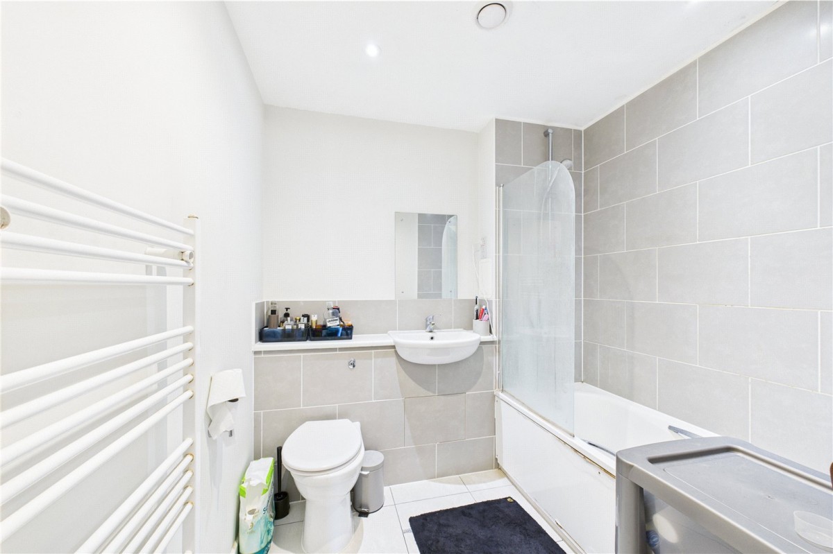 James Butcher Drive, Theale, Reading