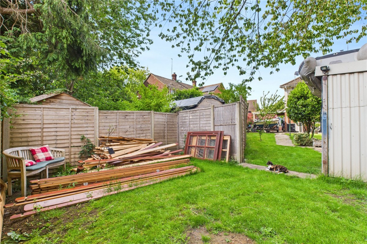 Upper Basildon, Reading
