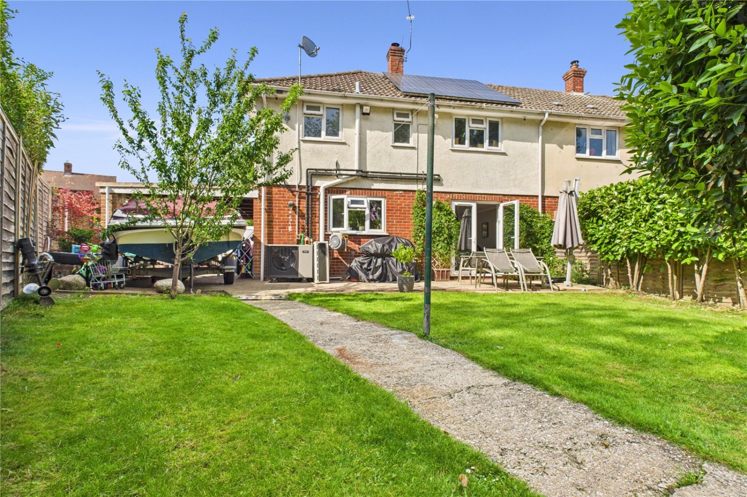 Upper Basildon, Reading