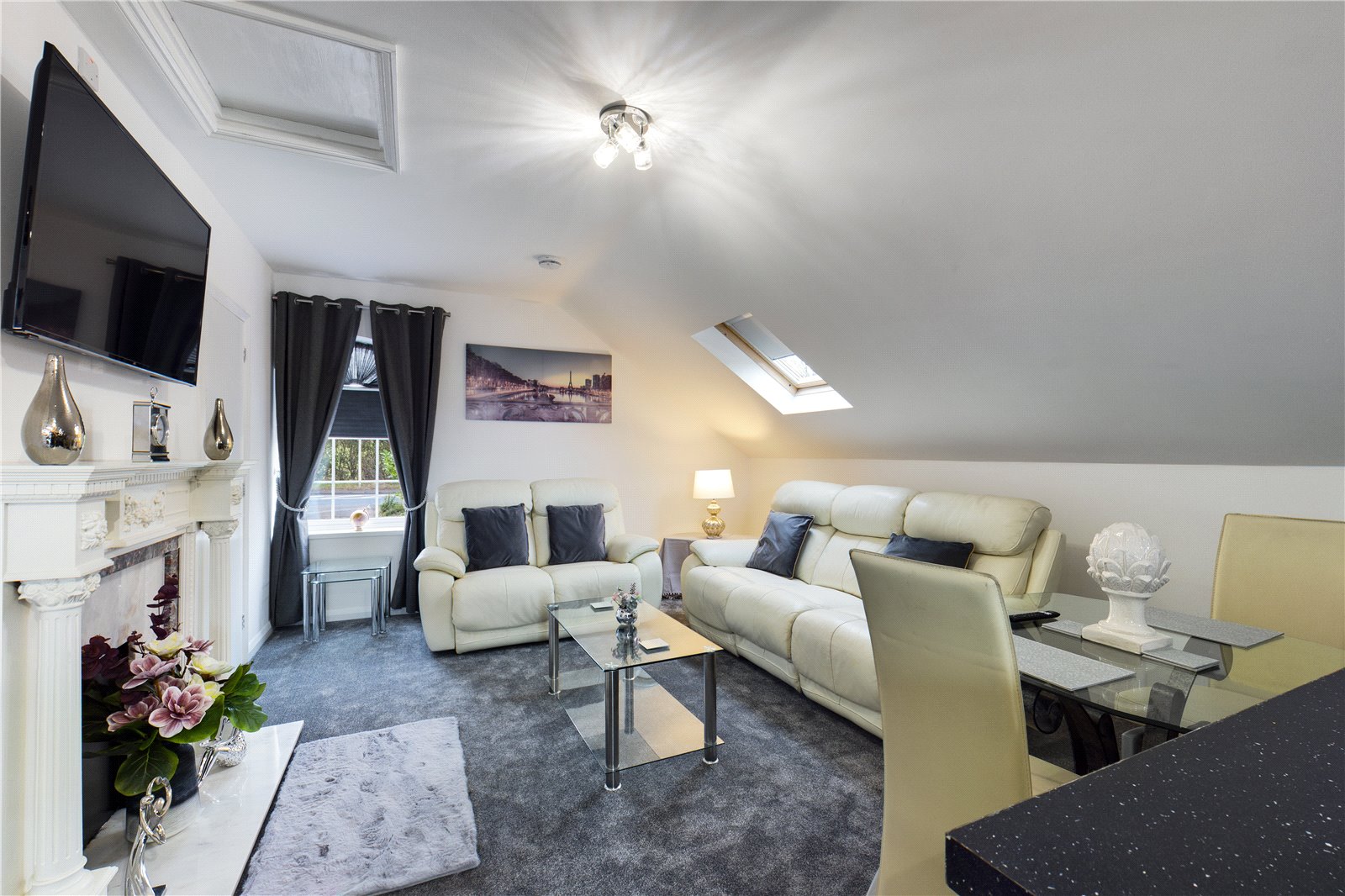 2 bedroom Flat to let in Woolhampton, Reading
