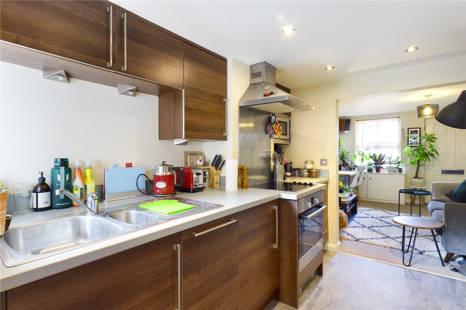 2 bedroom House to let in Theale, Reading