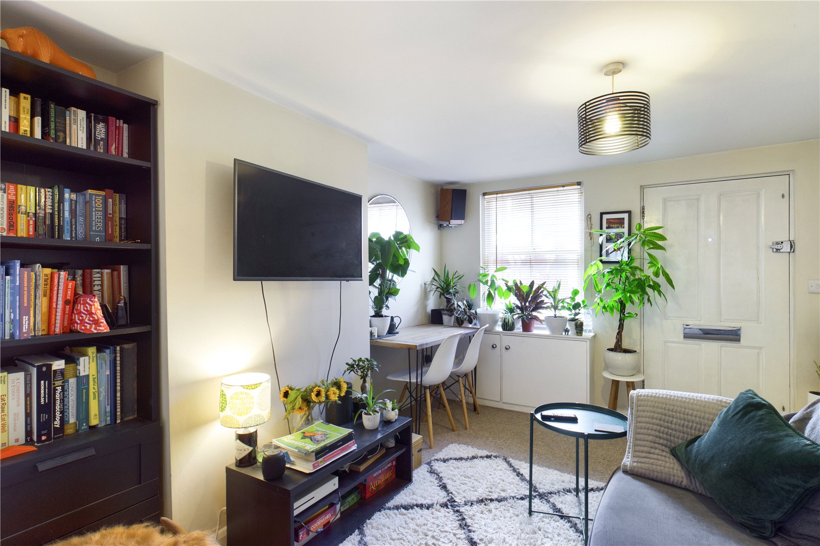 2 bedroom House to let in Theale, Reading