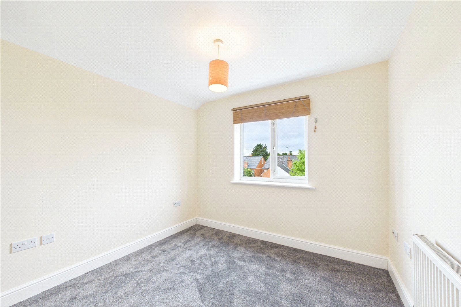 2 bedroom Flat to let in Star Road, Caversham, Berkshire
