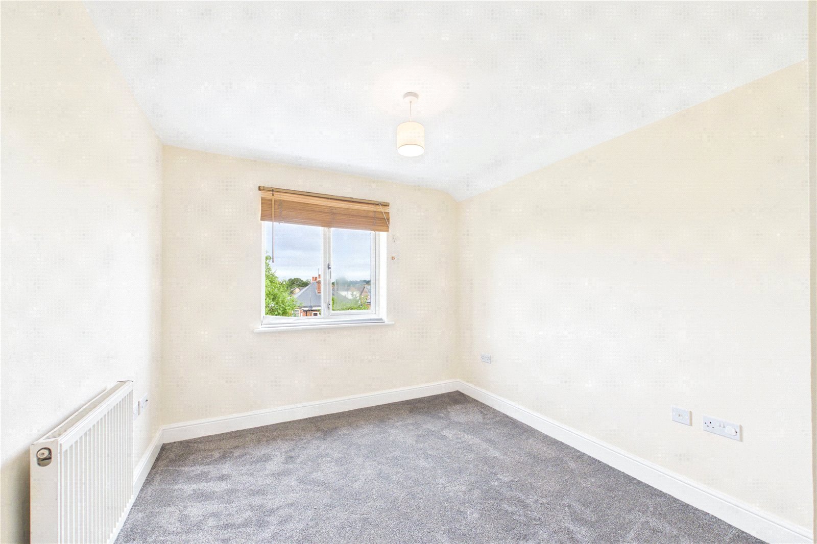 2 bedroom Flat to let in Star Road, Caversham, Berkshire