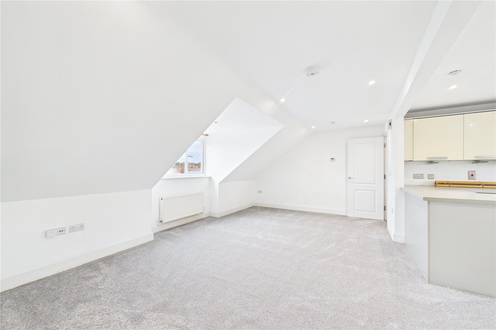 2 bedroom Flat to let in Star Road, Caversham, Reading