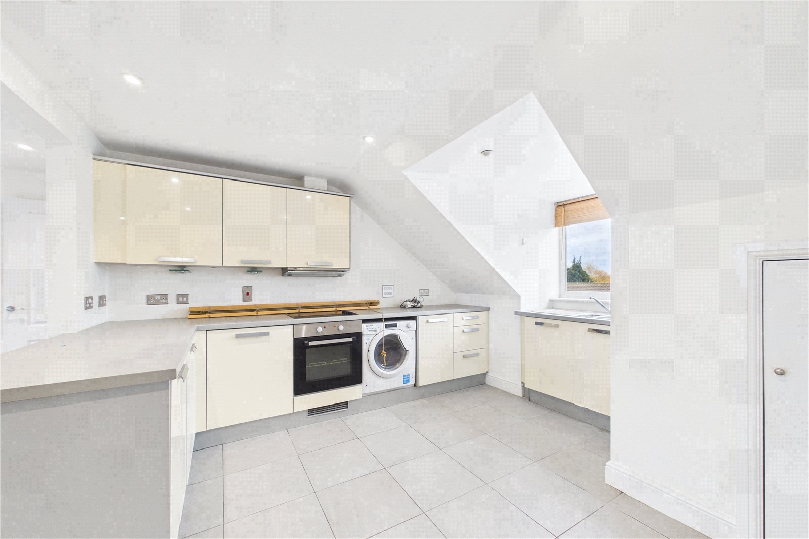 2 bedroom Flat to let in Star Road, Caversham, Reading