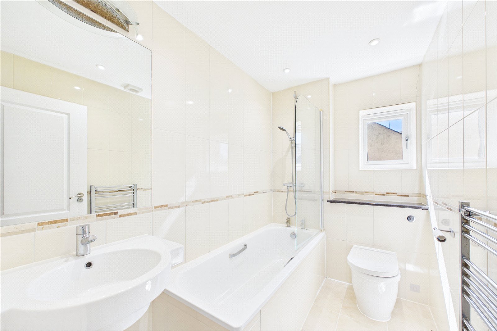 2 bedroom Flat to let in Star Road, Caversham, Reading