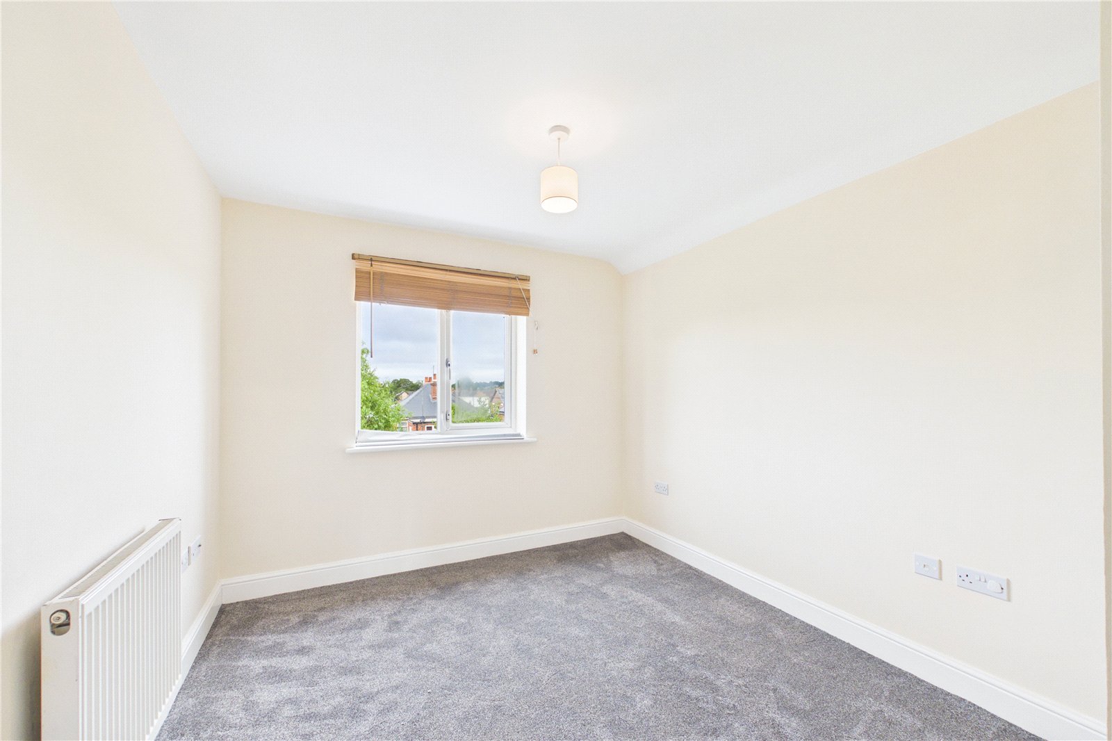 2 bedroom Flat to let in Star Road, Caversham, Berkshire