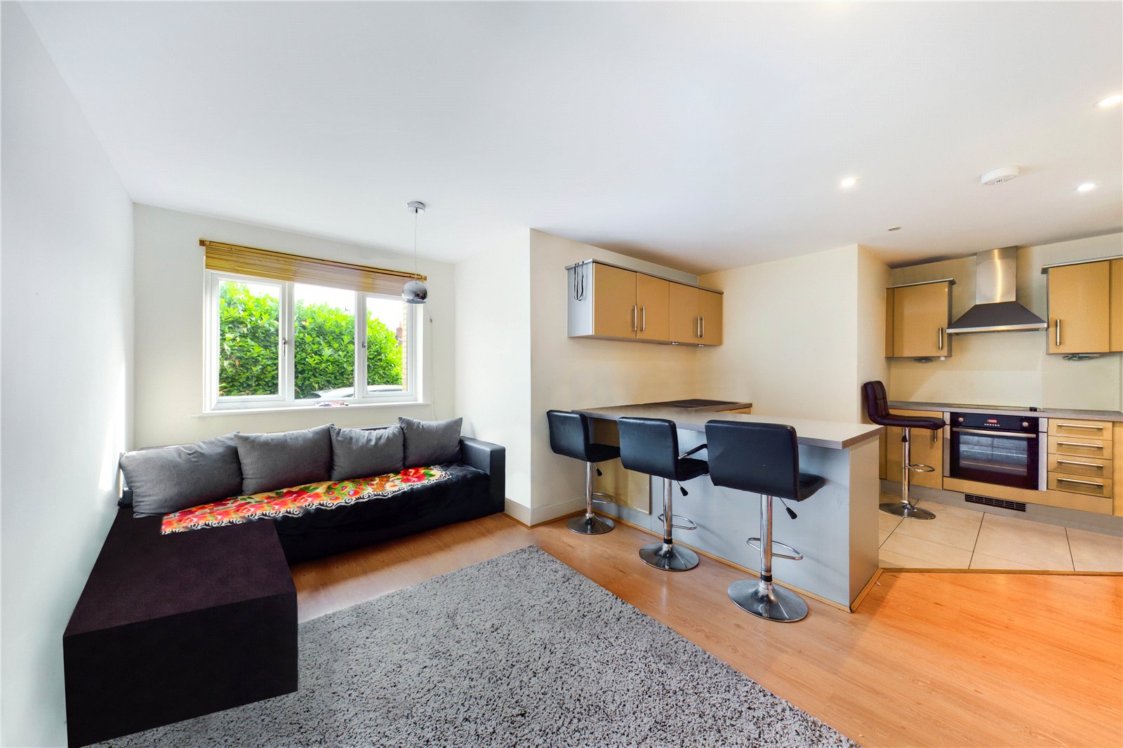 2 bedroom Flat to let in Star Road, Caversham, Reading