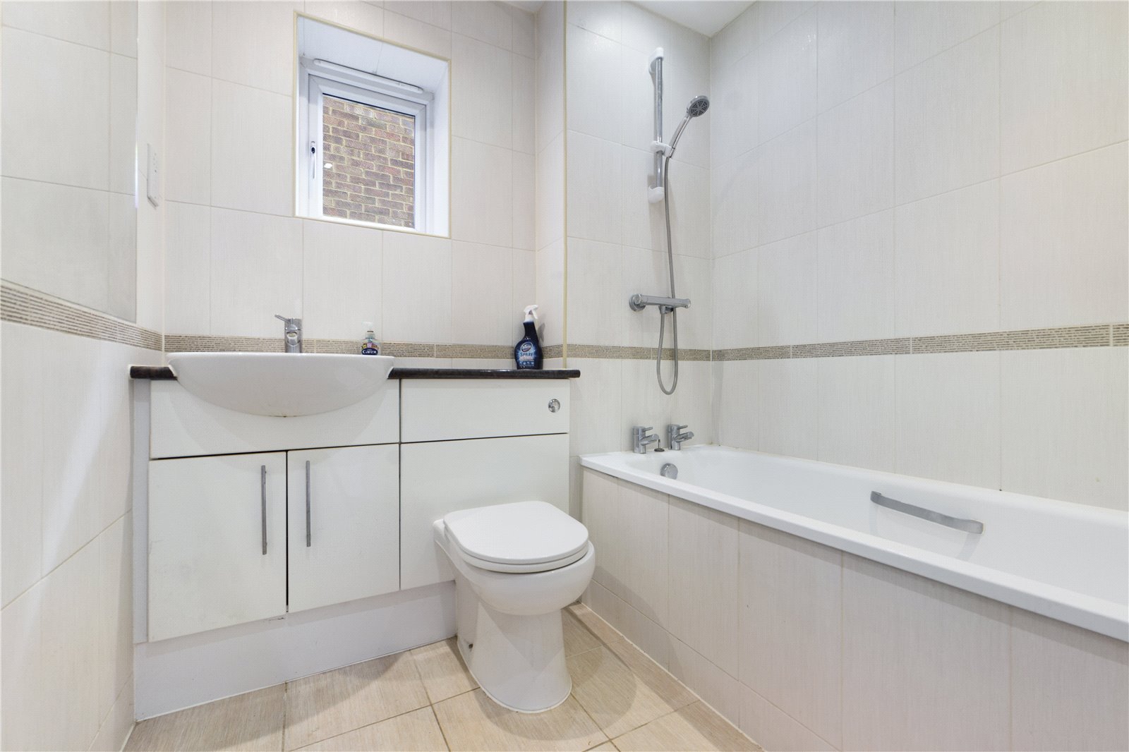 2 bedroom Flat to let in Star Road, Caversham, Reading