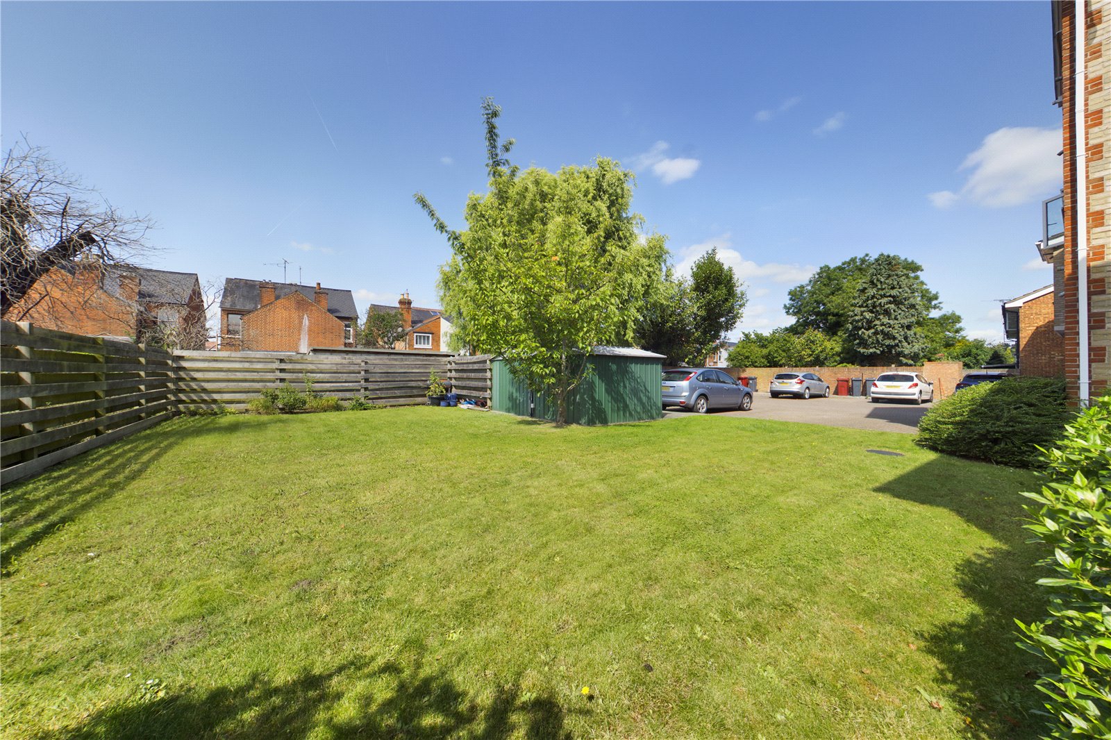 2 bedroom Flat to let in Star Road, Caversham, Reading