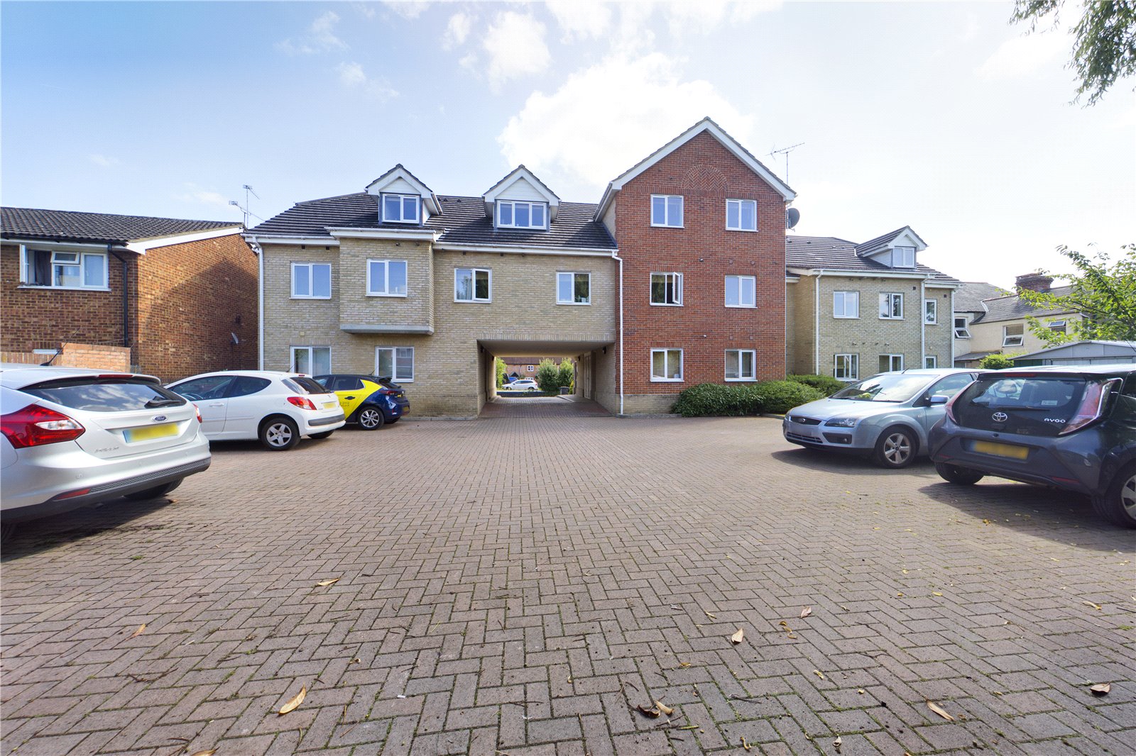 2 bedroom Flat to let in Star Road, Caversham, Reading