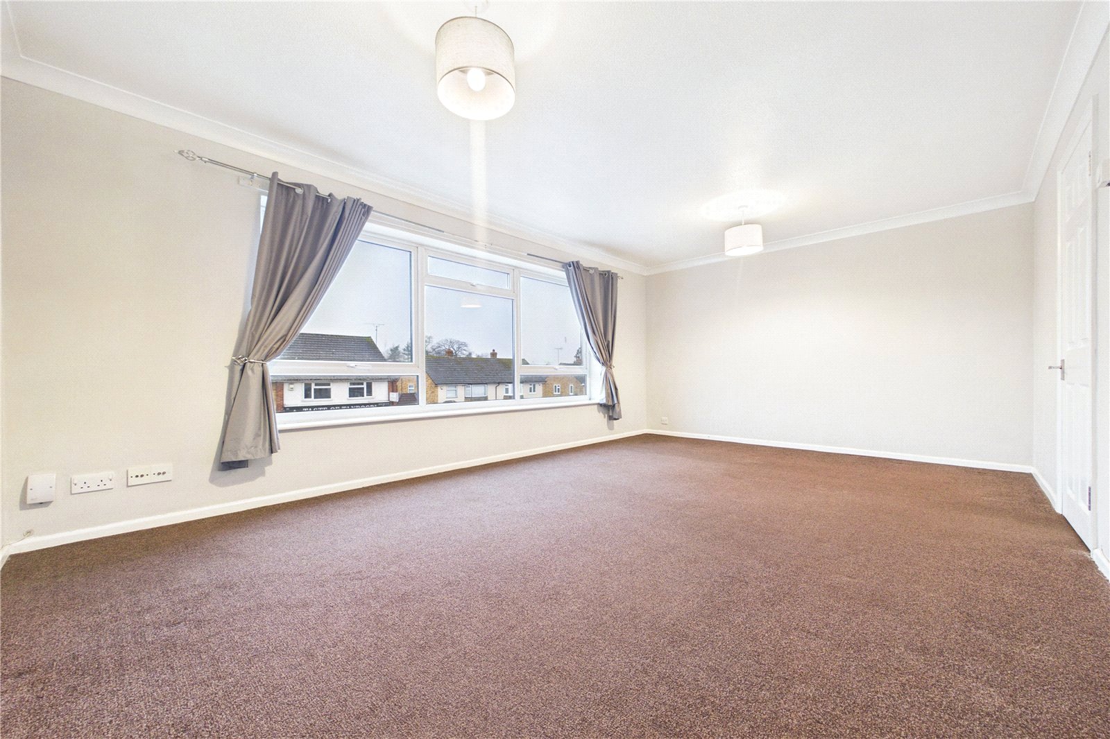 3 bedroom Flat to let in Tilehurst, Reading
