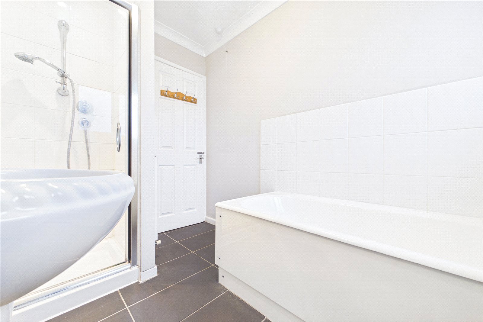 3 bedroom Flat to let in Tilehurst, Reading