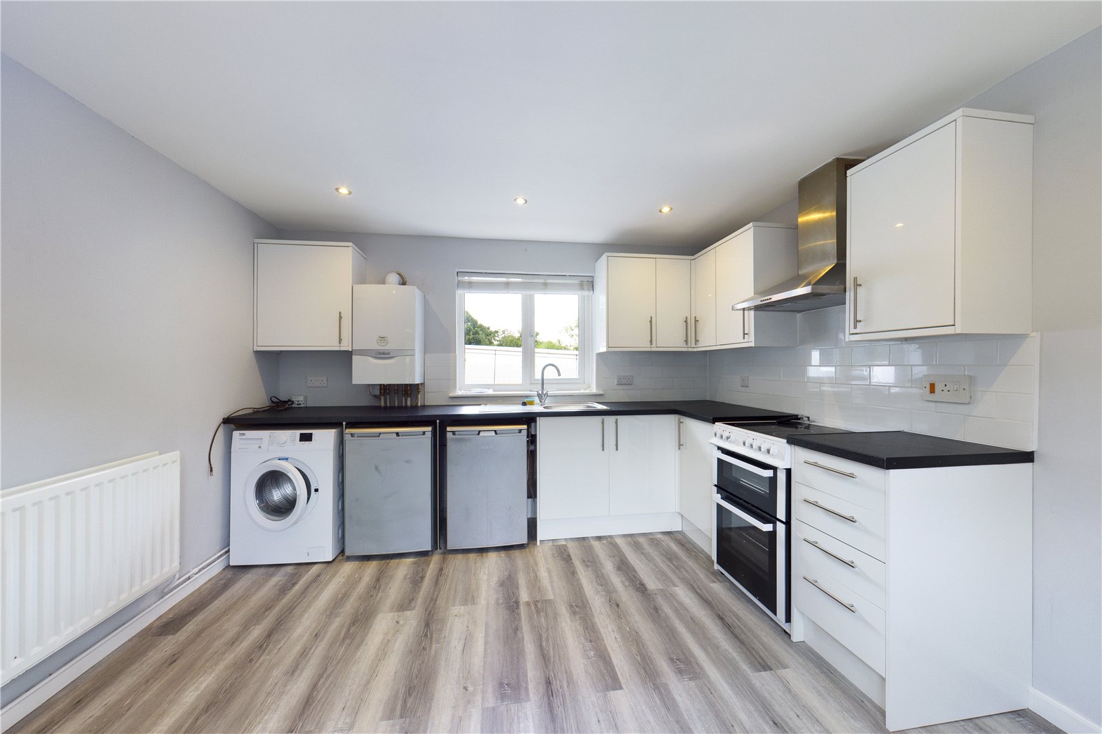 0 bedroom Bungalow to let in Tidmarsh, Reading, Berkshire