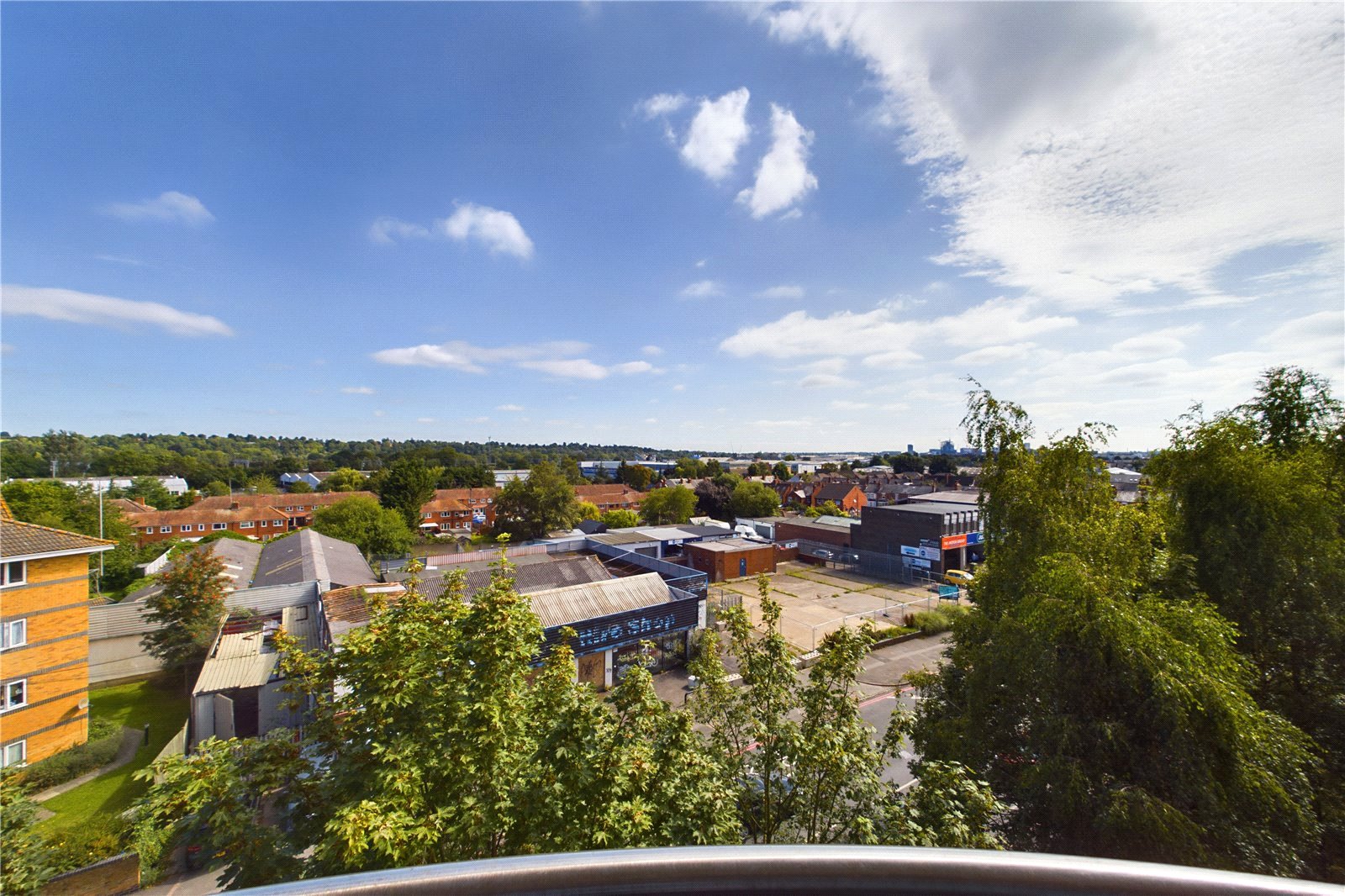 2 bedroom Flat to let in Reading, Berkshire