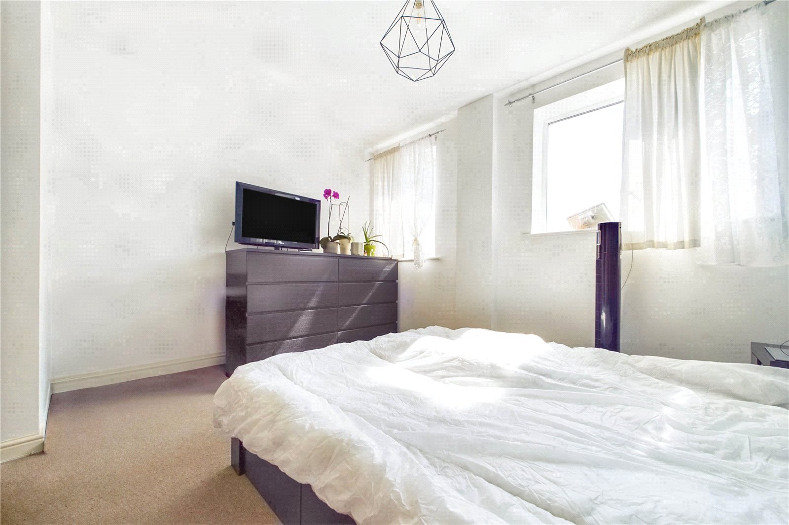2 bedroom Flat to let in Reading, Berkshire
