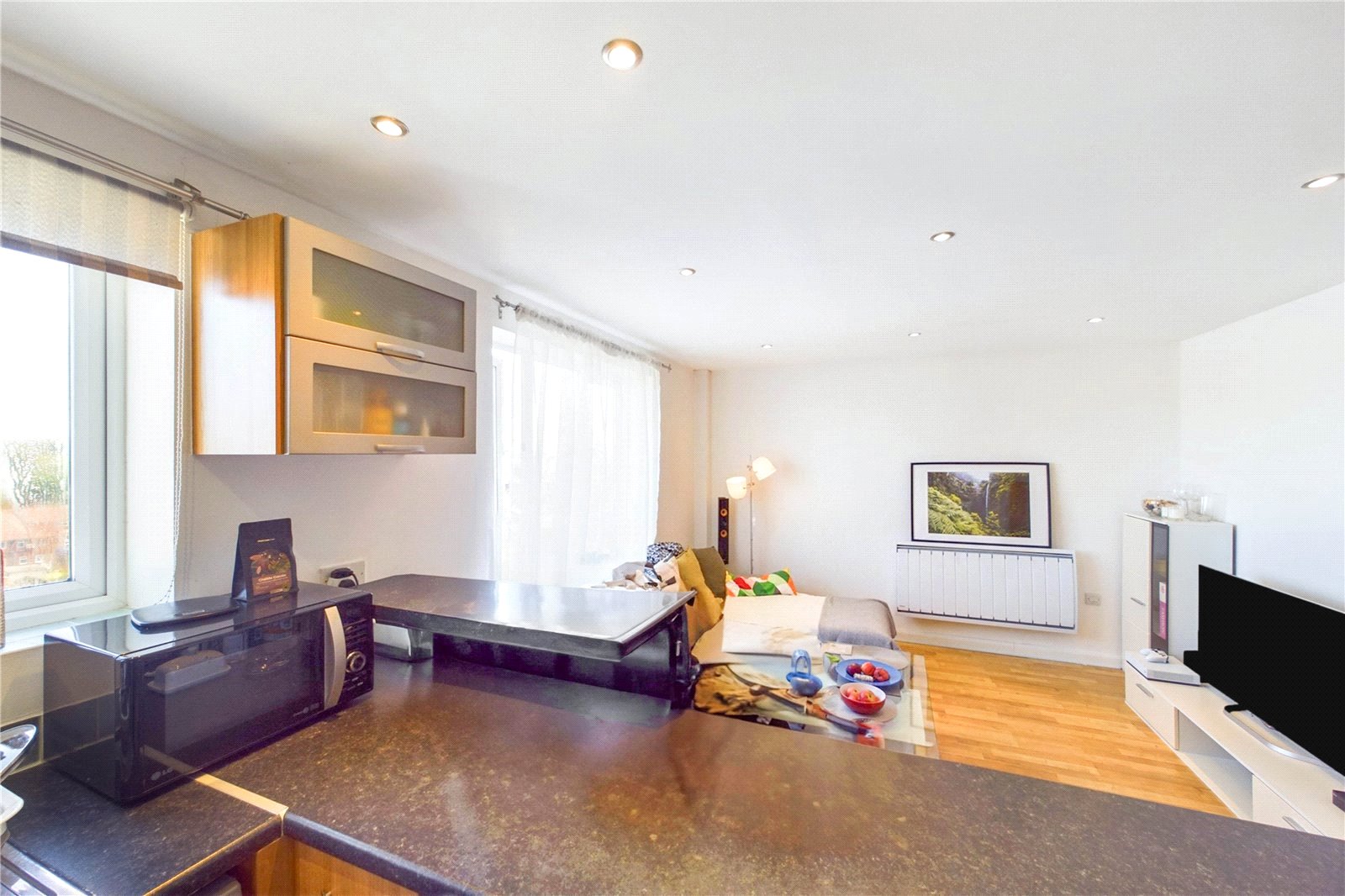 2 bedroom Flat to let in Reading, Berkshire