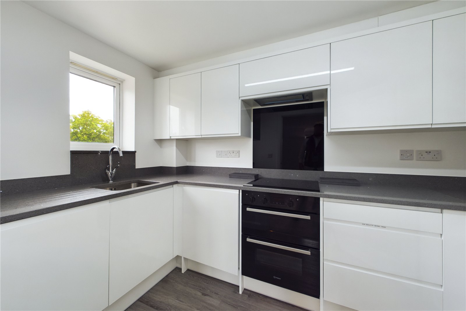 2 bedroom Flat to let in Spencers Wood, Reading, Berkshire