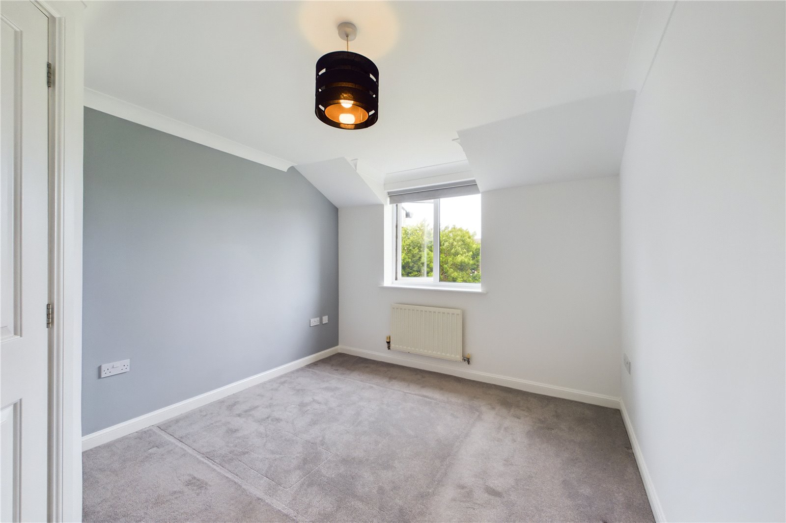2 bedroom Flat to let in Spencers Wood, Reading, Berkshire