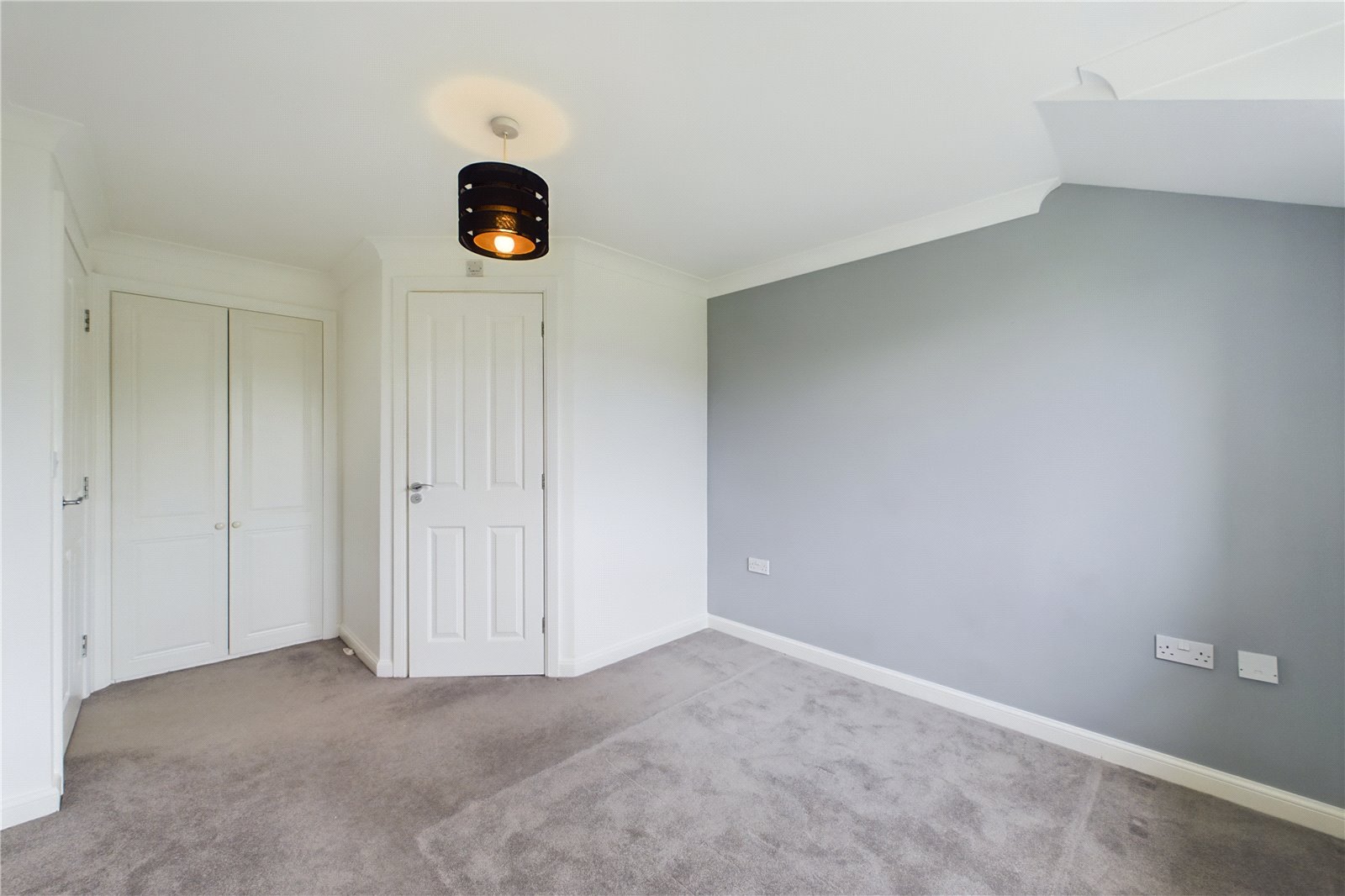 2 bedroom Flat to let in Spencers Wood, Reading, Berkshire