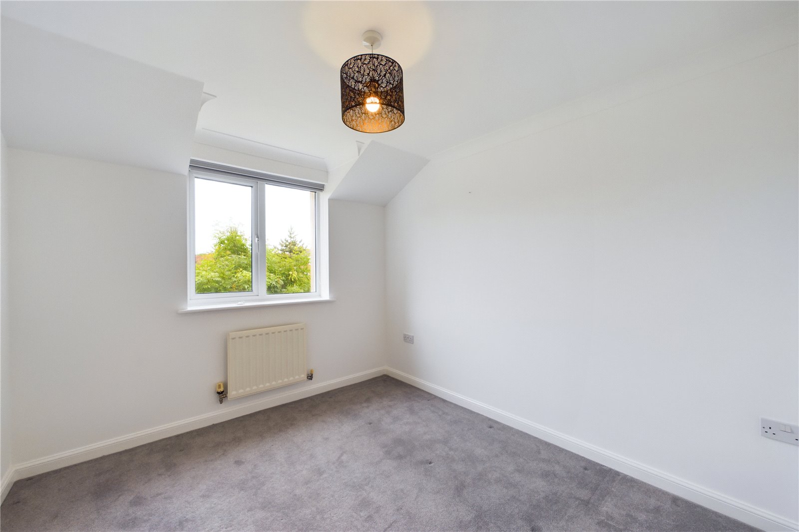 2 bedroom Flat to let in Spencers Wood, Reading, Berkshire