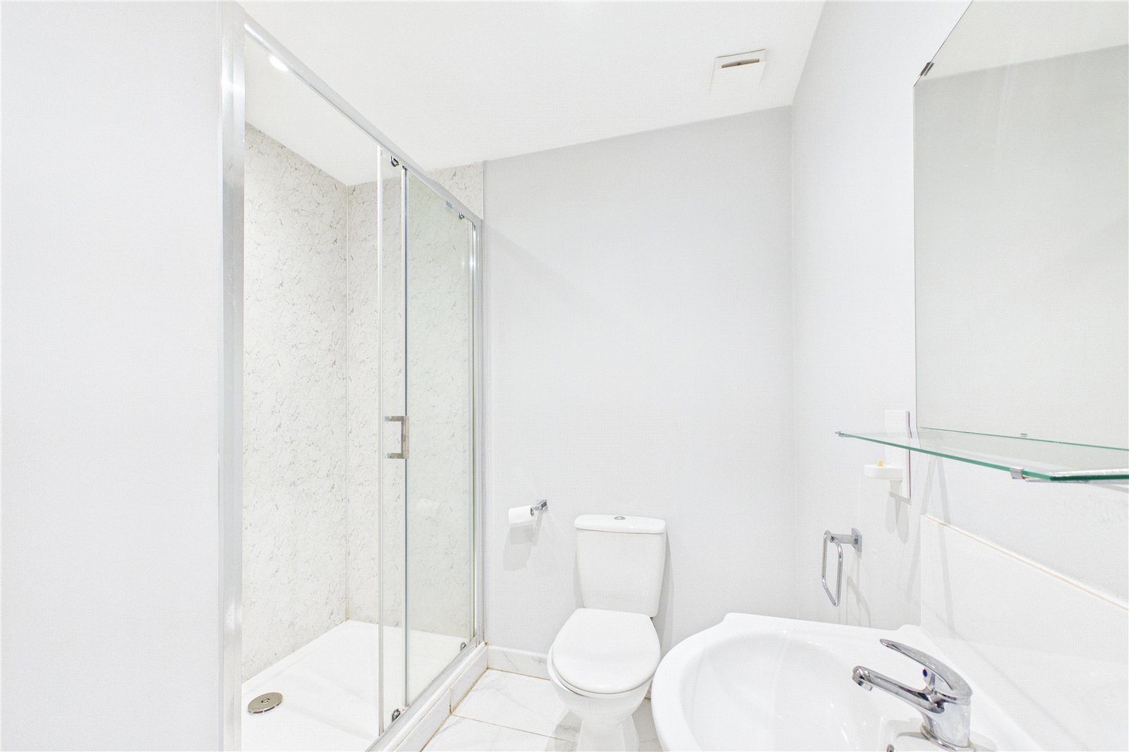1 bedroom Flat to let in Theale, Reading, Berkshire