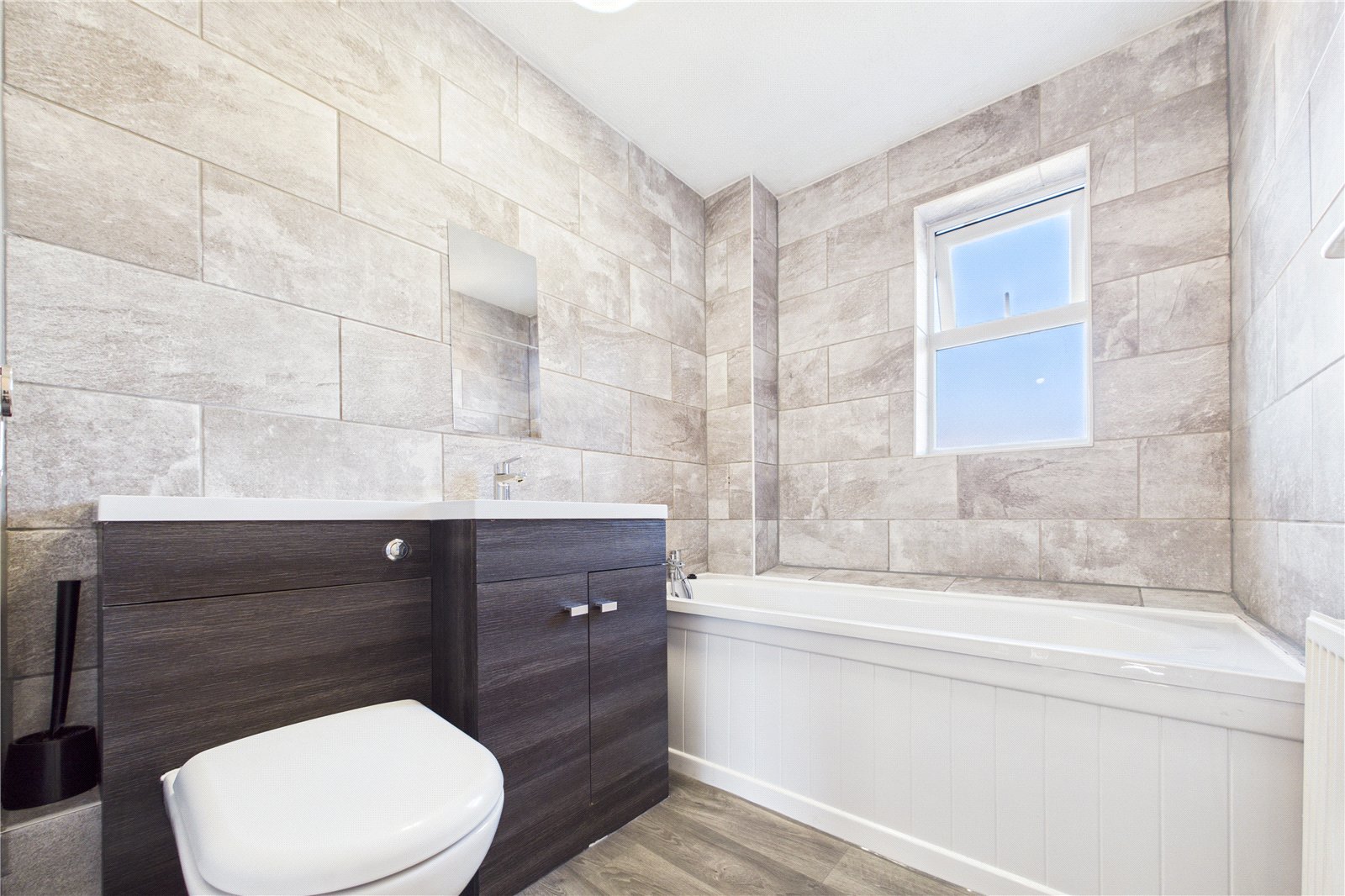 2 bedroom House to let in Tilehurst, Reading, Berkshire