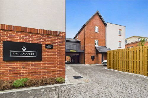 Theale, Reading, Berkshire