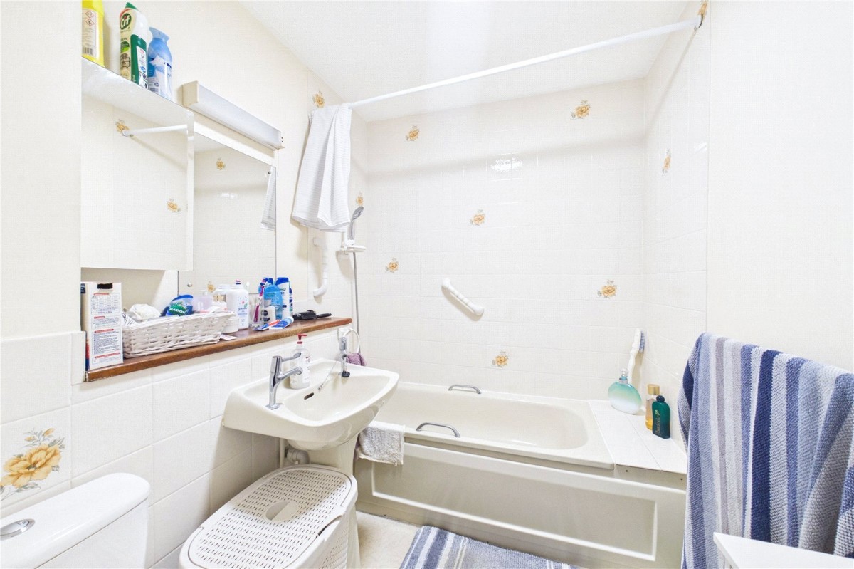 Victoria Road, Mortimer Common, Reading