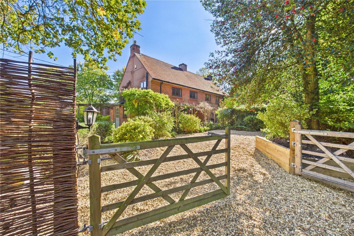 Goring Lane, Wokefield Green, Mortimer