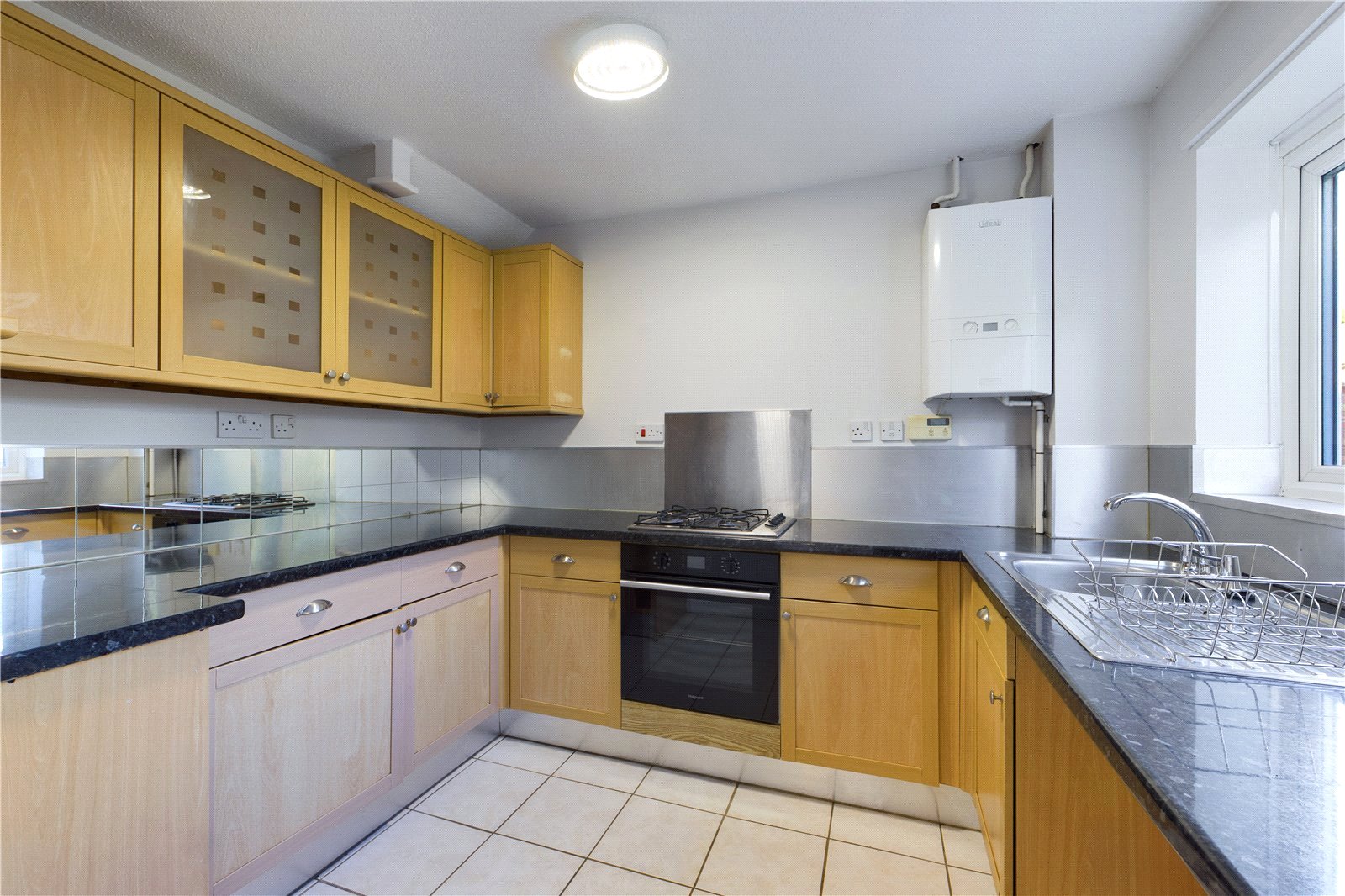 3 bedroom House to let in Thatcham, Berkshire