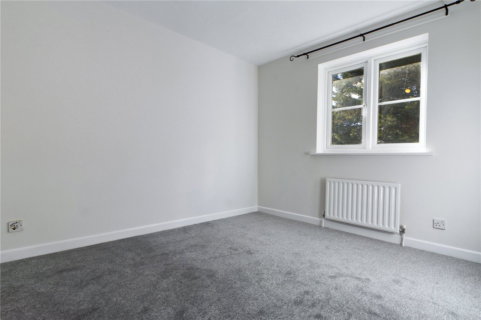 3 bedroom House to let in Thatcham, Berkshire