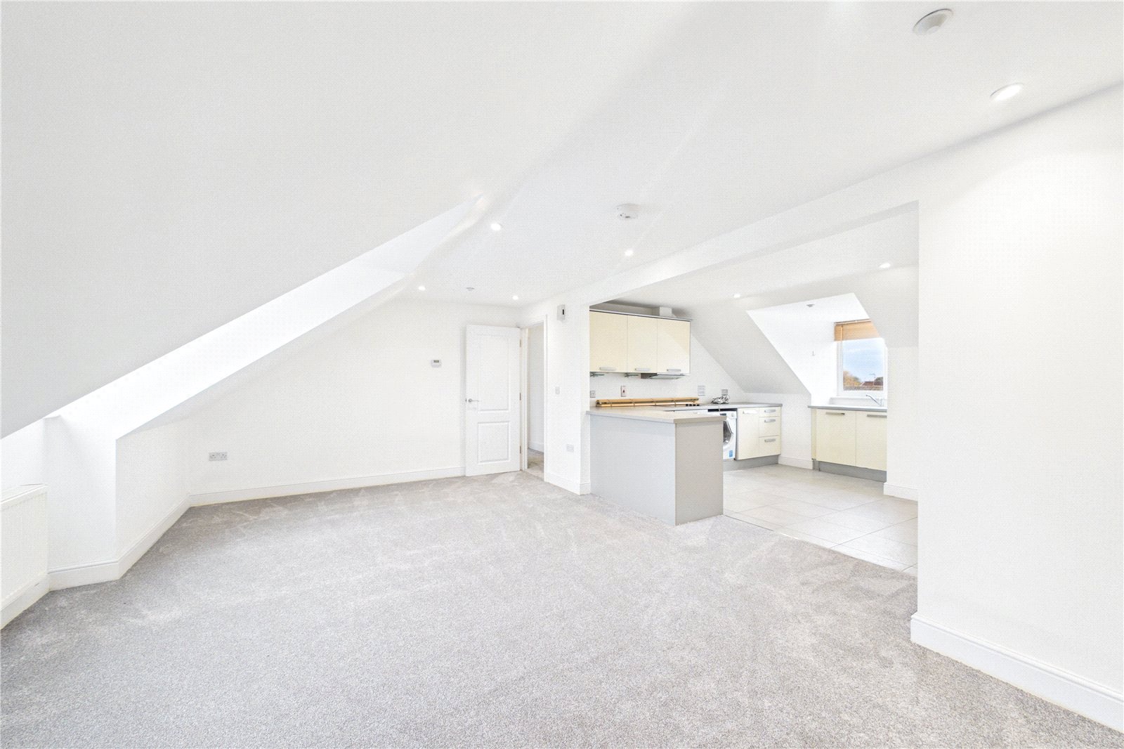 2 bedroom Flat to let in Star Road, Caversham, Reading