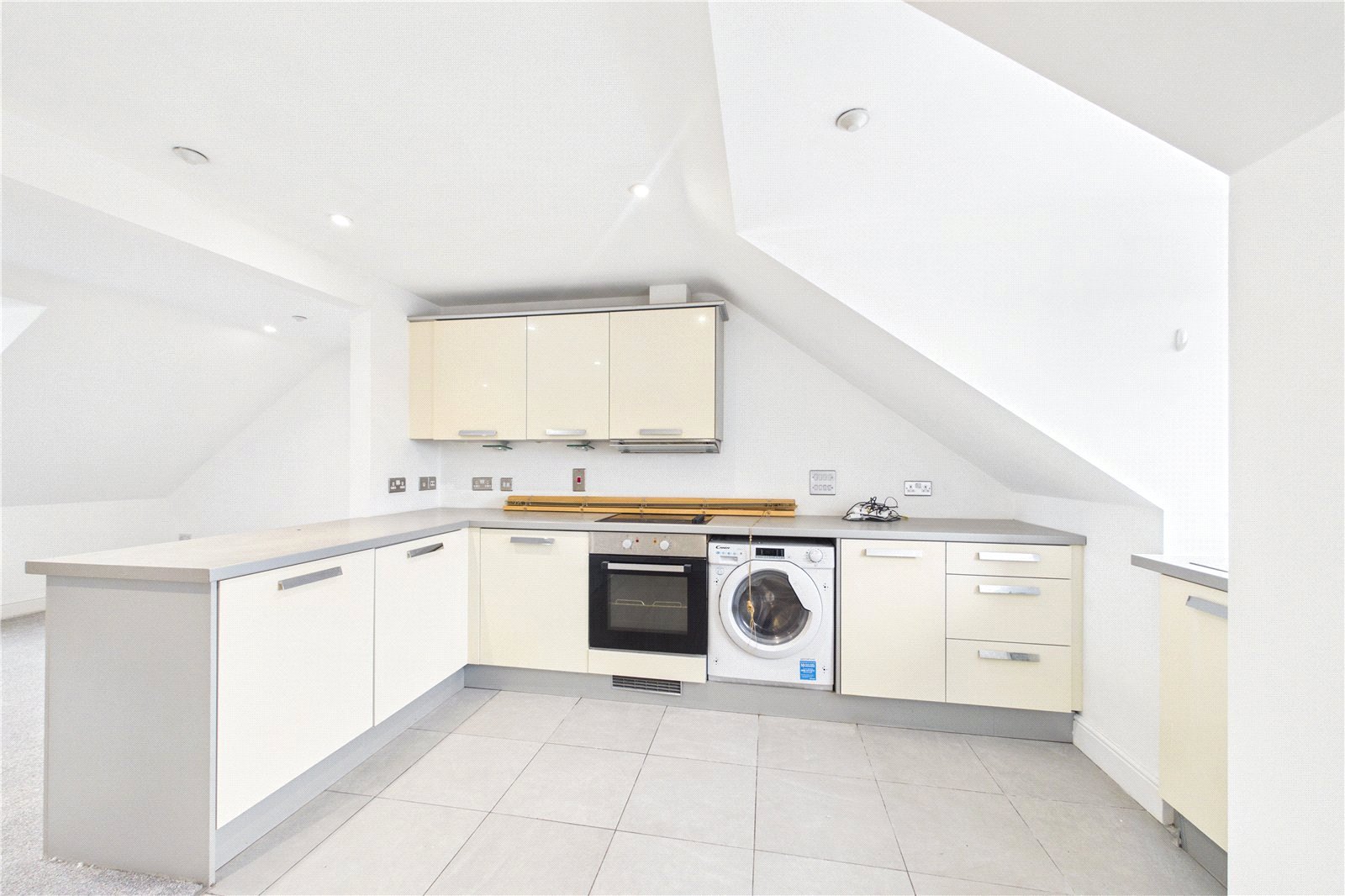 2 bedroom Flat to let in Star Road, Caversham, Reading