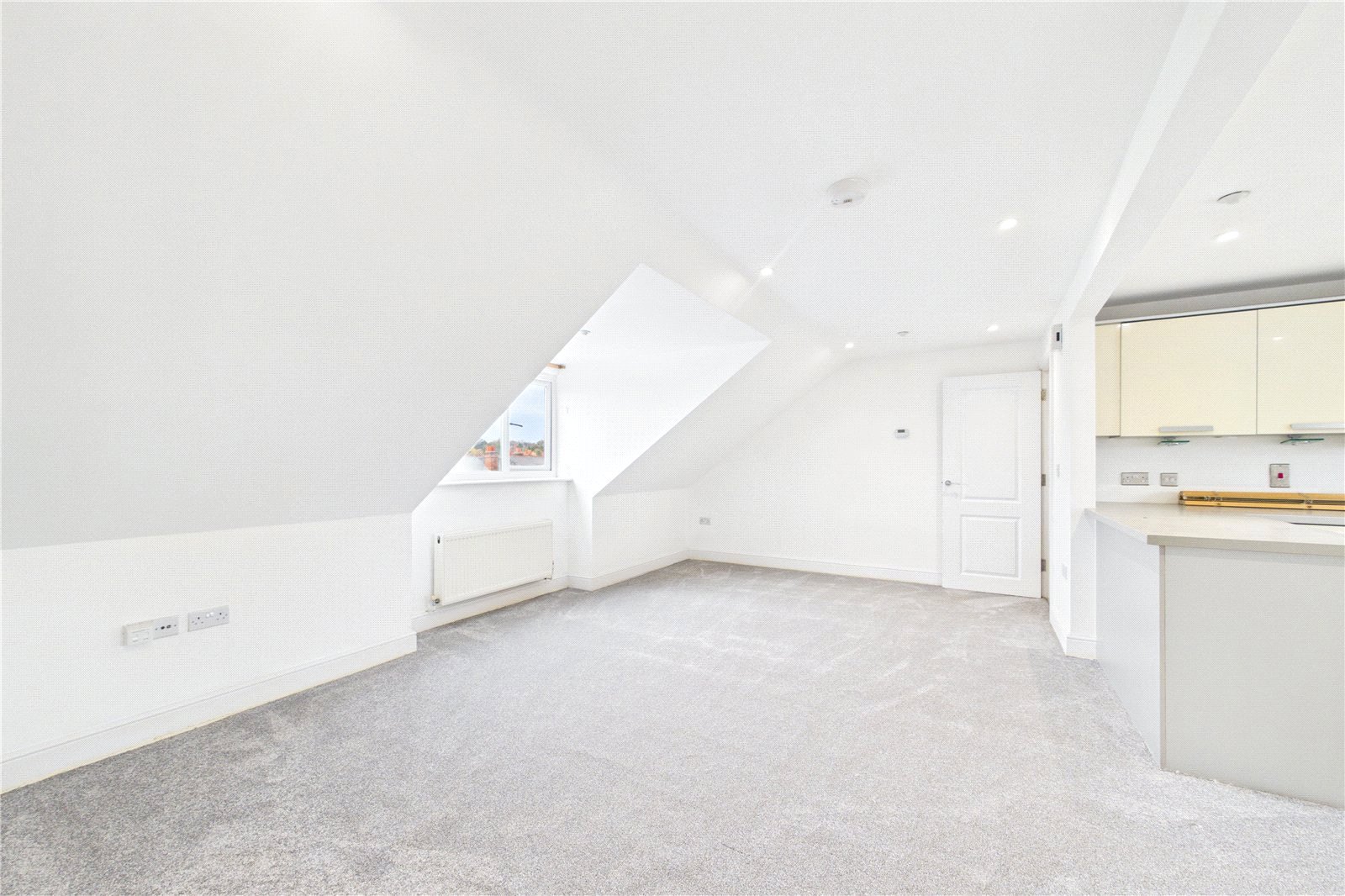2 bedroom Flat to let in Star Road, Caversham, Reading