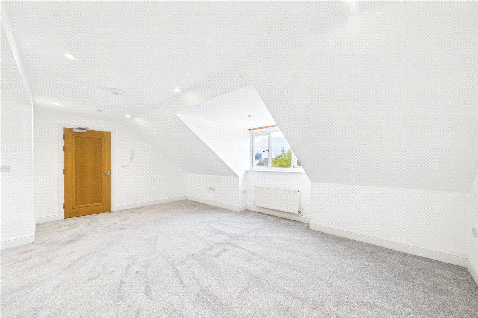 2 bedroom Flat to let in Star Road, Caversham, Reading