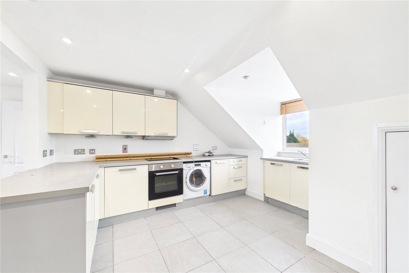 2 bedroom Flat to let in Star Road, Caversham, Reading