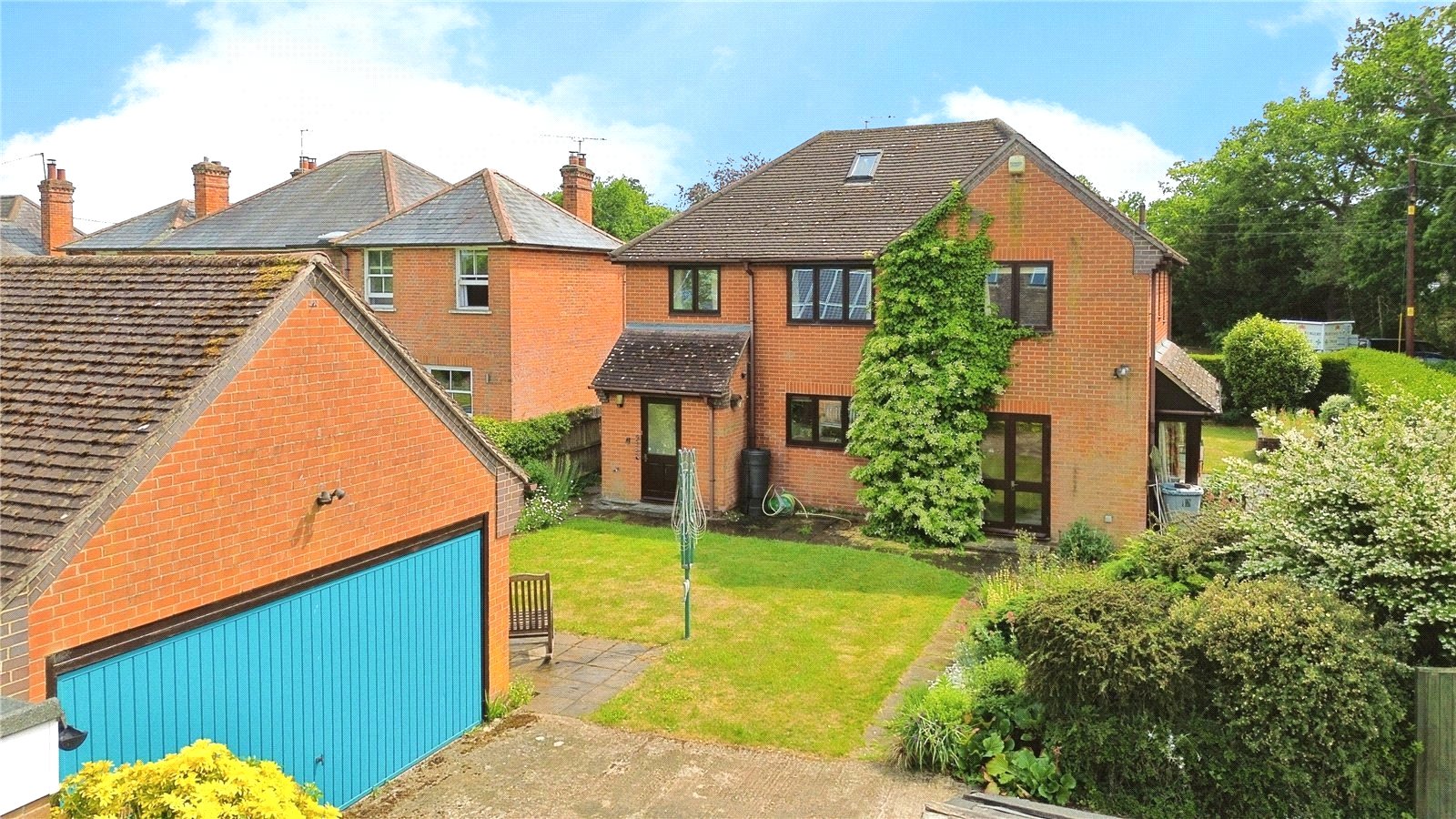 4 bedroom House to let in Mortimer, Reading