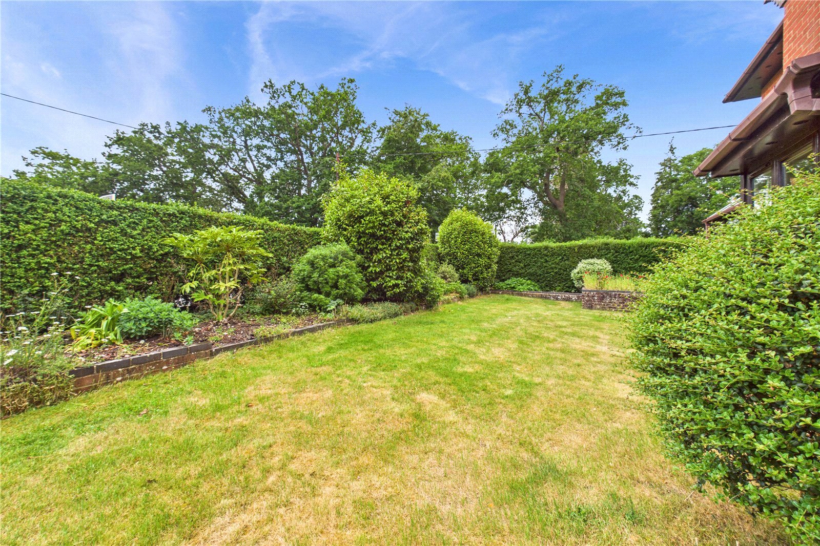 4 bedroom House to let in Mortimer, Reading