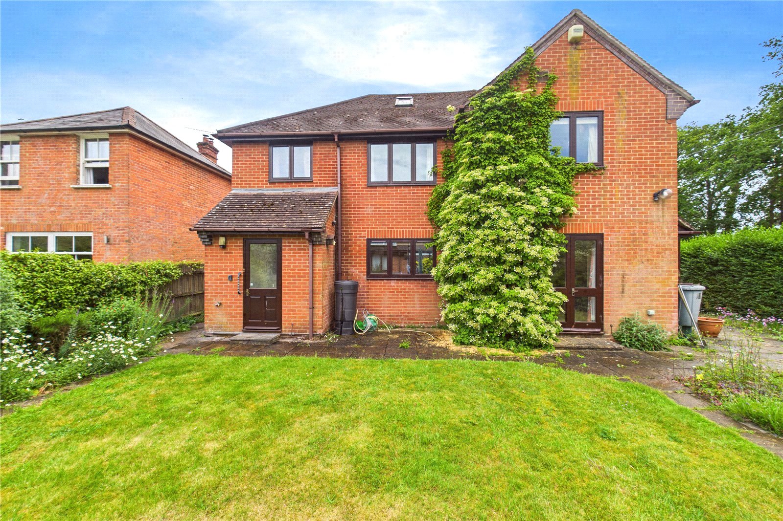 4 bedroom House to let in Mortimer, Reading