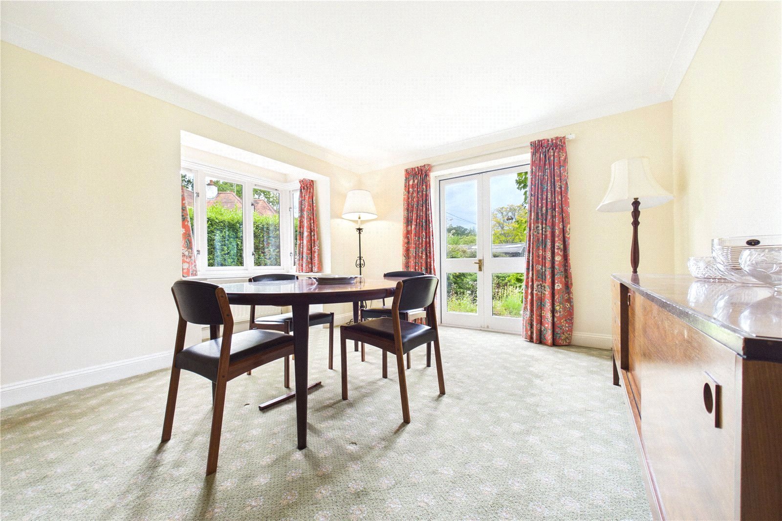 4 bedroom House to let in Mortimer, Reading
