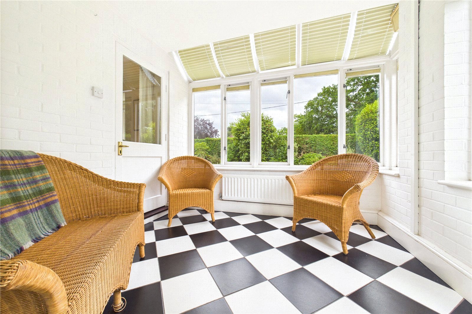 4 bedroom House to let in Mortimer, Reading